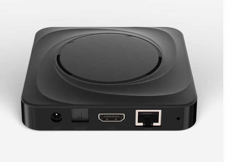 De compacte zwarte Home Assistant hub met aansluitingen